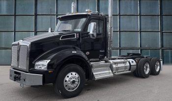 T880 Day Cab full