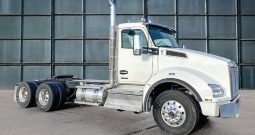 T880 DAY CAB