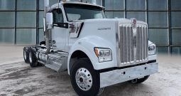 W990 DAY CAB