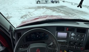 T880 Tri-Axle Cab & Chassis full