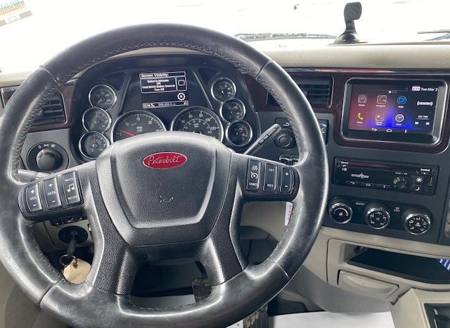 Peterbilt 579 full