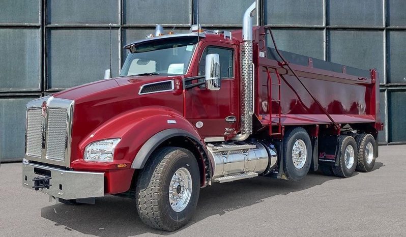 T880 Tri-Axle Cab & Chassis full
