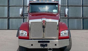 T880 Tri-Axle Cab & Chassis full